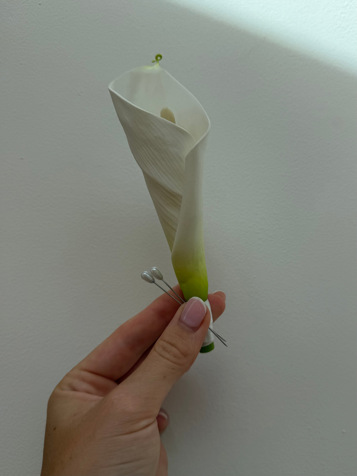 The Signature Calla Boutonnière